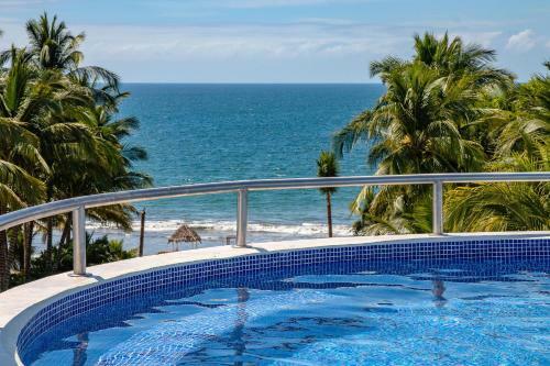 Nitta 2 Bedroom Fantastic Ocean Views With Dipping Pool And Huge Deck