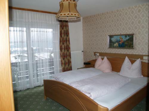 Hostal Pension Talblick In W�ngle Bei Reutte