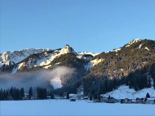 Hostal Pension Talblick In W�ngle Bei Reutte