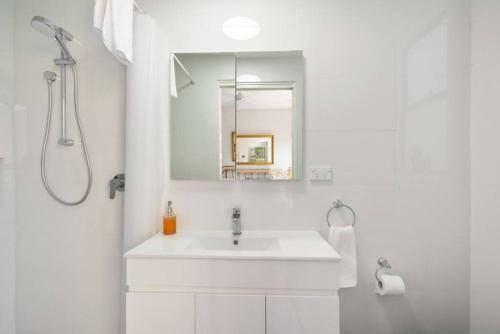 Hostal Brid243fl-g - The Convert On Bridge