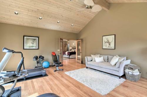 Stunning Evergreen Mountain Home On Private Stream