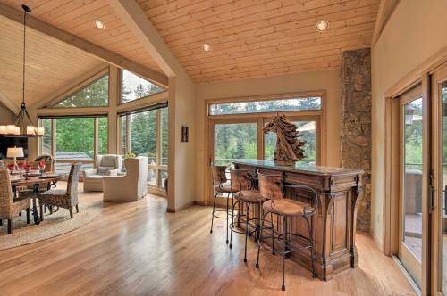 Stunning Evergreen Mountain Home On Private Stream