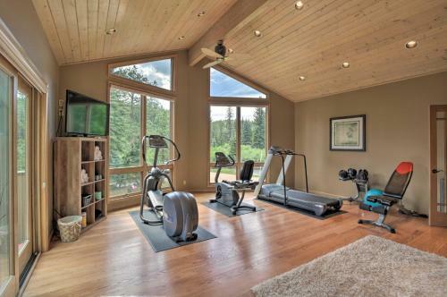 Stunning Evergreen Mountain Home On Private Stream