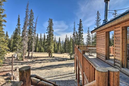 Lazy Moose Cabin With Wraparound Deck And Privacy!