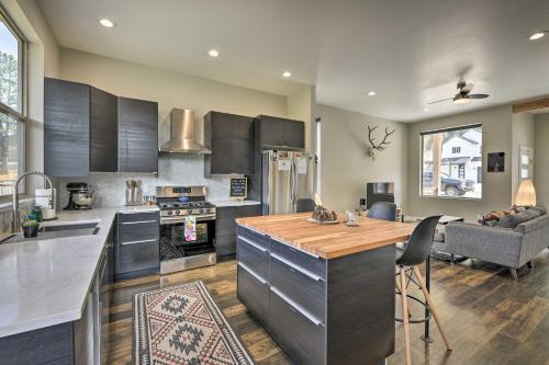 Modern Mtn Getaway With Deck, Gas Grill And Views