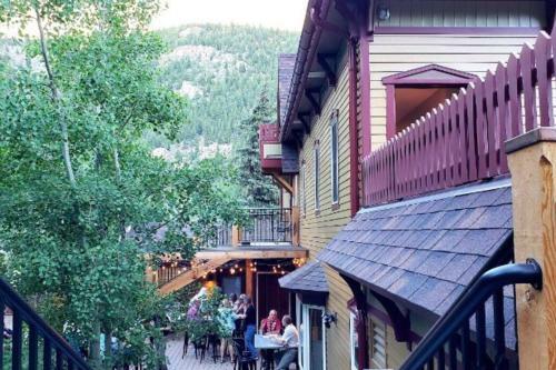 Bed & Breakfast Clear Creek Inn