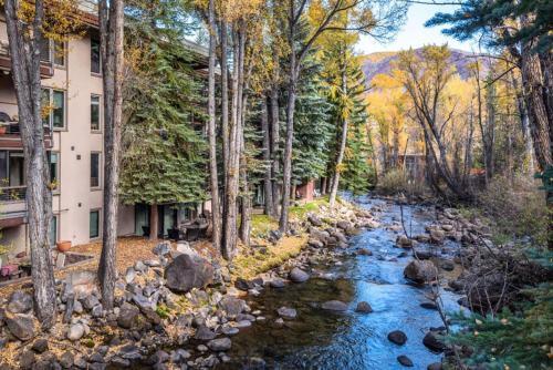 Chateau Eau Claire Unit 11