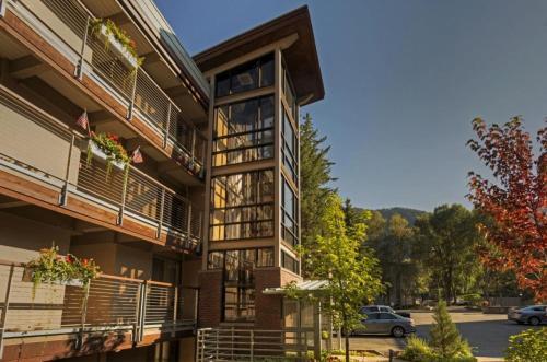 Chateau Eau Claire Unit 11