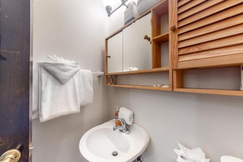 Tennis Townhome 1323