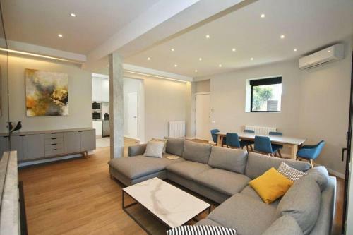 Villa Espectacular A 10�en Playa De Castelldefels