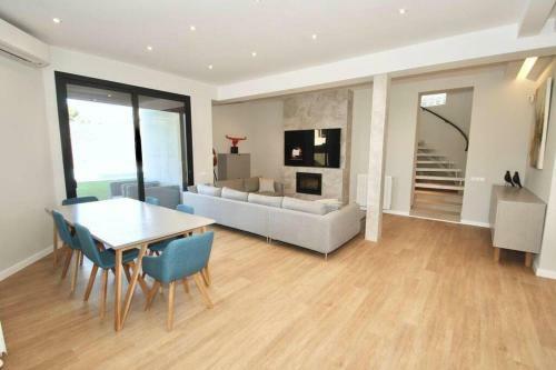 Villa Espectacular A 10�en Playa De Castelldefels