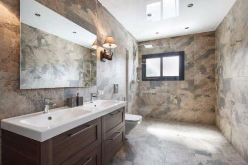 Villa Espectacular A 10�en Playa De Castelldefels
