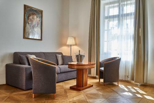 Aparthotel Three Golden Crowns Apartments