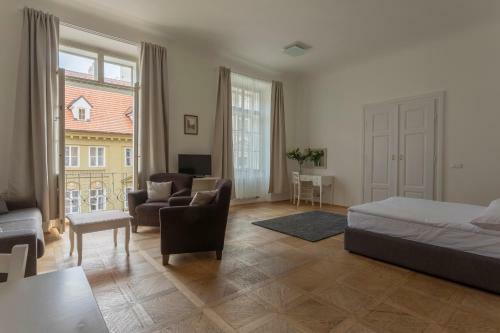 Aparthotel Three Golden Crowns Apartments