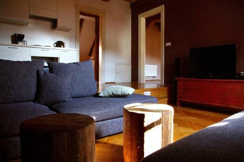 Aparthotel Three Golden Crowns Apartments