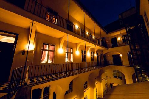Aparthotel Three Golden Crowns Apartments
