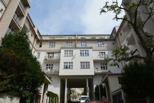 Vinohrady Garden Apartment