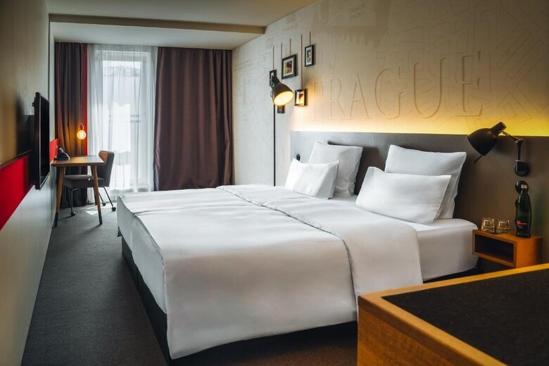 Hotel Pulse8