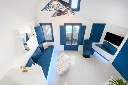 Villa Blue White Residence