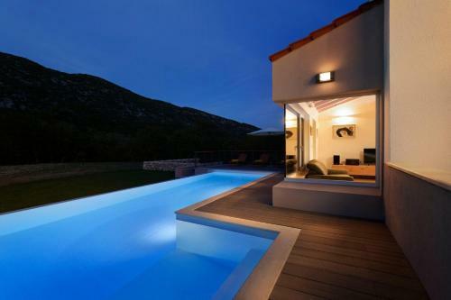 Villa Jure With Heated Pool And Electric Vehicle Station