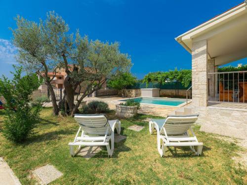 Holiday Home Goldi - Voj512