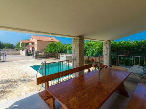 Holiday Home Goldi - Voj512