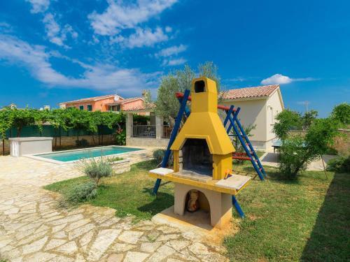 Holiday Home Goldi - Voj512