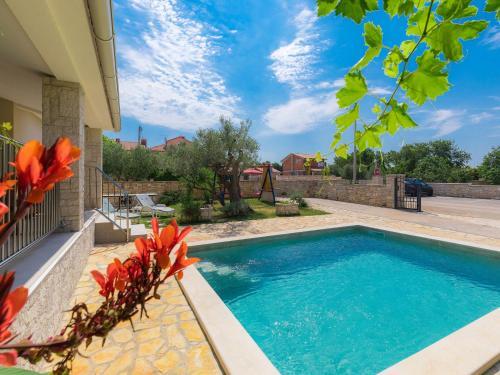 Holiday Home Goldi - Voj512