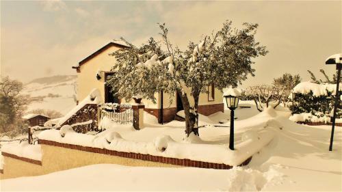 2 Bedrooms Villa With City View Private Pool And Jacuzzi At Castelplanio