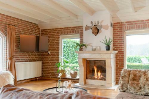 Hotel Luxury Group Accommodation For 14 People