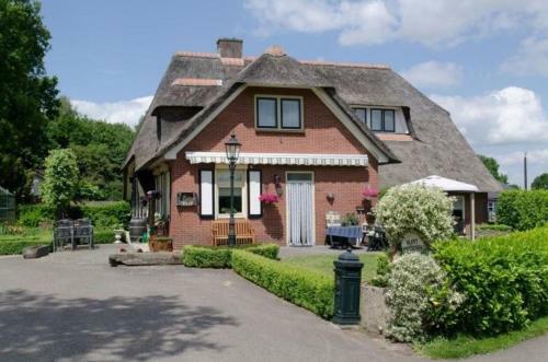 Hotel Luxury Group Accommodation For 14 People