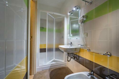 Hostal Badia Rooms & Breakfast