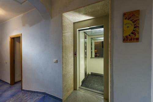 Hostal Badia Rooms & Breakfast