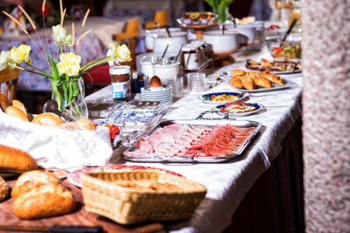 Solaia Hotel & Guesthouse