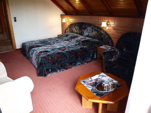 Hostal Angela Hotel