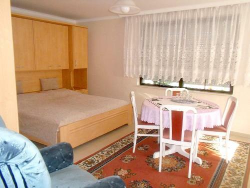 Hostal Angela Hotel