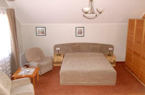 Hostal Angela Hotel
