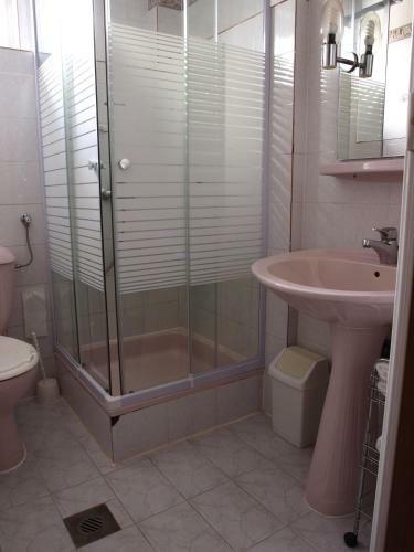 Hostal Angela Hotel