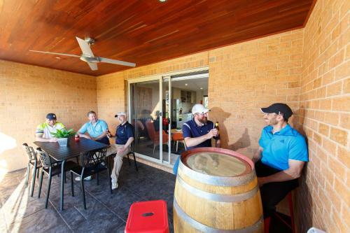 Motel Howlong Country Golf Club