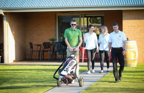 Motel Howlong Country Golf Club