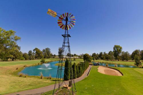 Motel Howlong Country Golf Club