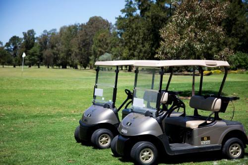 Motel Howlong Country Golf Club