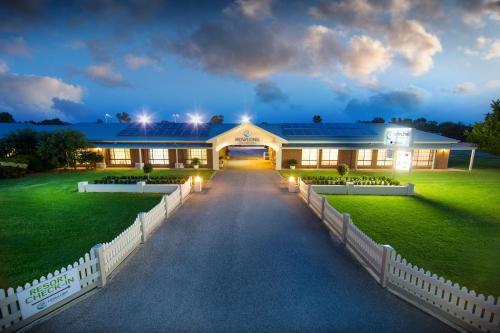 Motel Howlong Country Golf Club