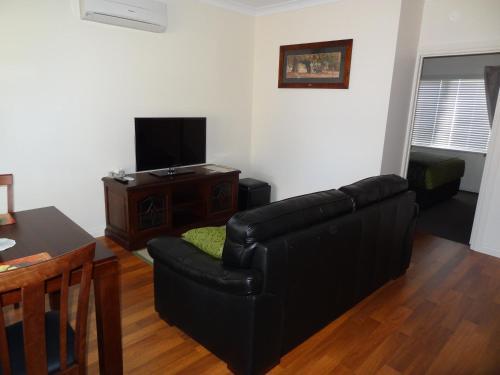 Hahndorf Oak Tree Cottages
