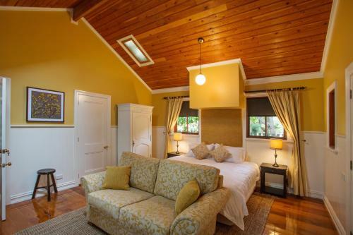 Bed & Breakfast Oak Tree Lodge
