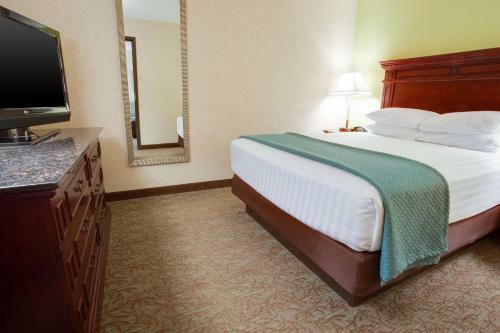 Hotel Drury Inn & Suites St. Louis Convention Center