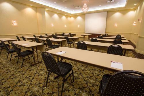 Hotel Drury Inn & Suites St. Louis Convention Center