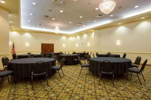 Hotel Drury Inn & Suites St. Louis Convention Center