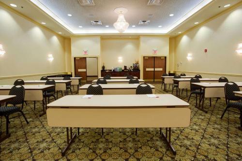 Hotel Drury Inn & Suites St. Louis Convention Center