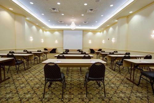 Hotel Drury Inn & Suites St. Louis Convention Center